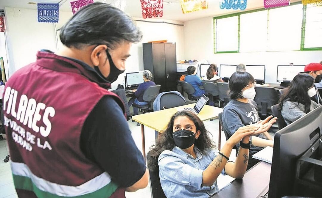 A los talleres que se imparten en los Pilares pueden inscribirse personas de todas las edades. Foto: ESPECIAL