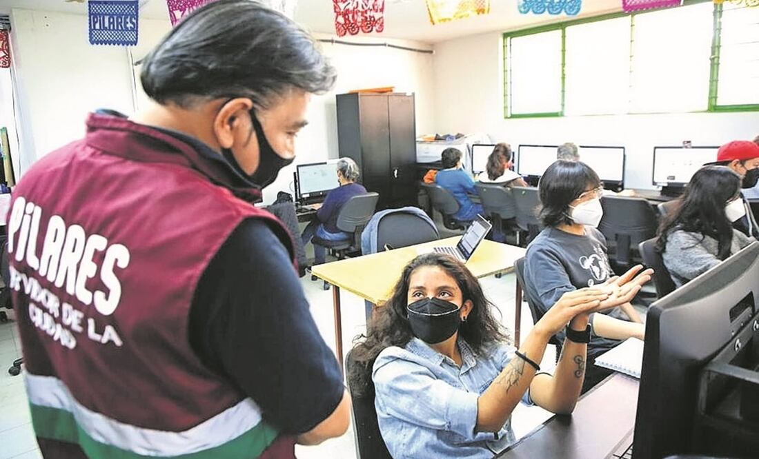 A los talleres que se imparten en los Pilares pueden inscribirse personas de todas las edades. Foto: ESPECIAL