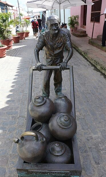 El taxista que se convirtió en "hombre estatua"