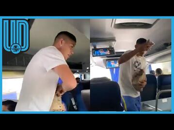 Jugador del América "vende cacahuates" en el camión de las Águilas