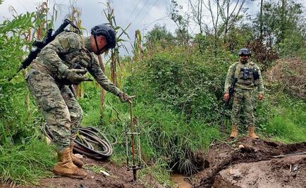 Huachicoleros avientan cohetes para dar la alerta