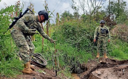 Huachicoleros avientan cohetes para dar la alerta