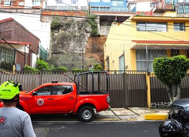 Alcaldía Álvaro Obregón atiende deslave en Las Águilas; dos viviendas fueron catalogadas con riesgo