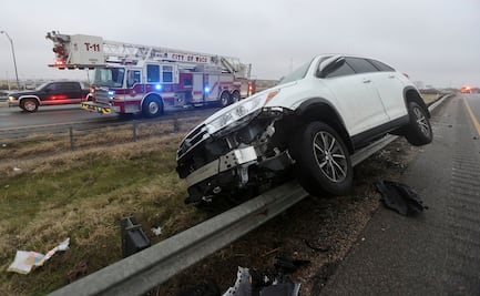 Tormenta de hielo deja tres muertos y casi 2 mil vuelos cancelados en EU