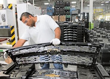 Producción de autopartes rompe récord en abril: INA