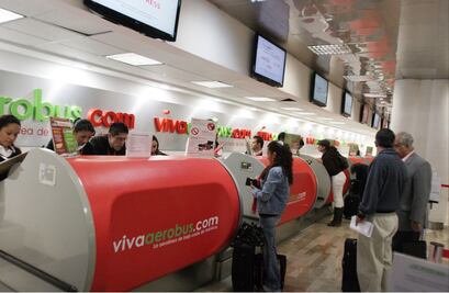 Demoras y cancelaciones afectan a más de 11 mil pasajeros de VivaAerobus