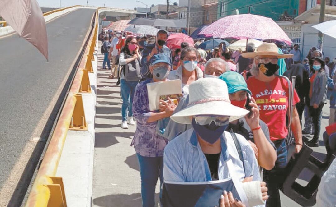 En Pachuca hubo confusión y hacinamiento en la jornada. Foto: Dinorath Mota. El Universal