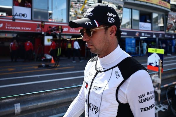 Checo Pérez finaliza décimo en el GP de Mónaco, pero es investigado 