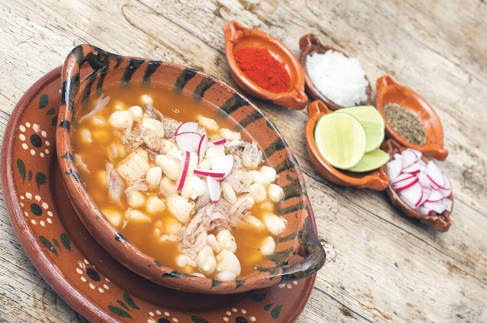 El pozole es un plato balanceado a la hora de la comida  (Crédito: El Universal)