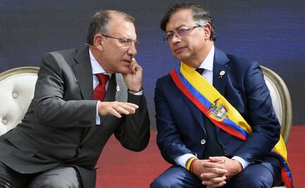 Petro ordena sacar la espada de Bolívar, como primer acto de su Gobierno en Colombia