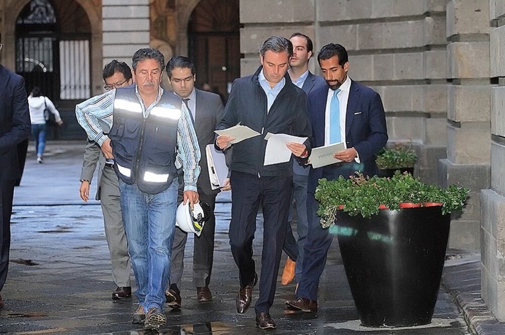 El secretario de Educación Pública, Aurelio Nuño Mayer, aseguró que no se hace distinción algunas entre escuelas públicas y privadas (SEP)