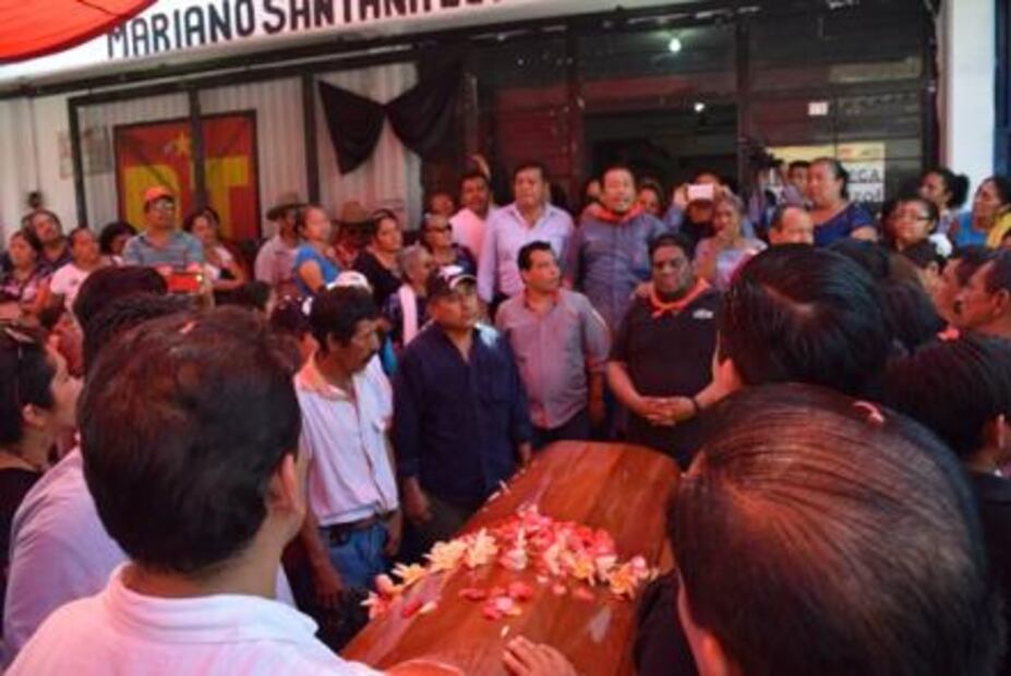 Despiden a ex alcalde de Juchitán que murió en accidente