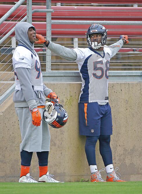 Von Miller cree que es bueno mostrar emociones y celebrar (JEFF CHIU. AP)