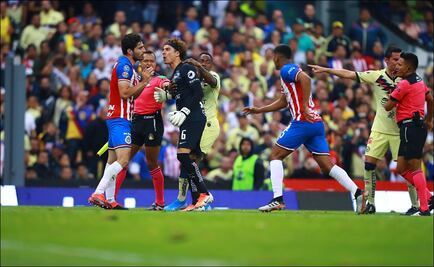 La secuencia que demuestra que Ochoa no le escupió a Briseño