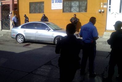 Identifican los 5 cuerpos hallados en auto en La Piedad