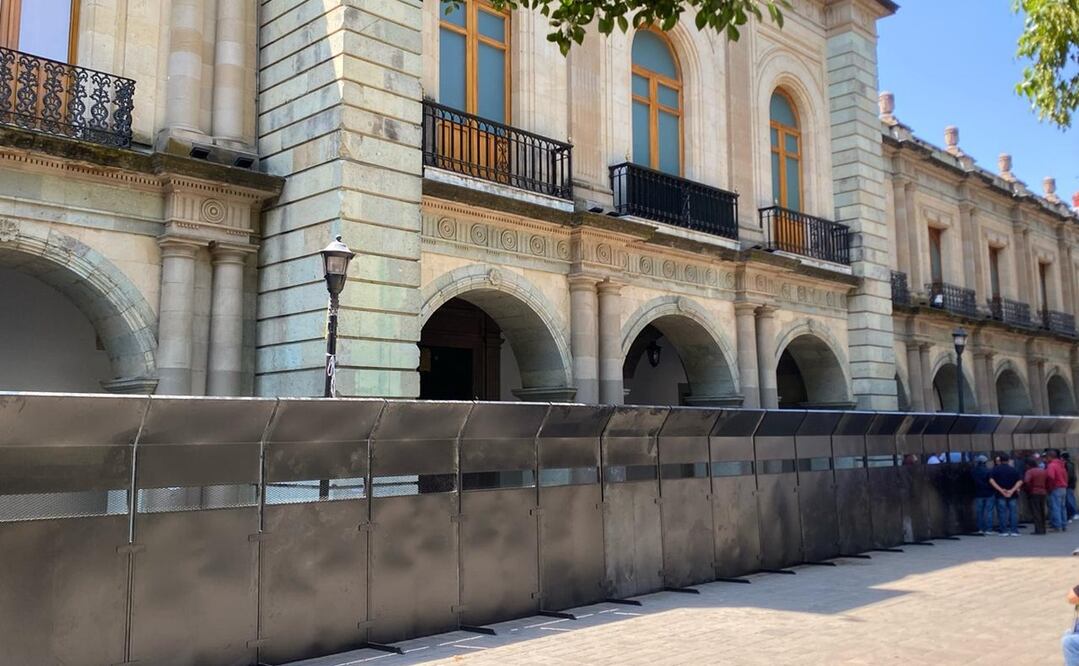 Entre los edificios que fueron “blindados” se encuentran el palacio de gobierno, la catedral y el Museo de los Pintores Oaxaqueños. Foto: Juan Carlos Zavala / EL UNIVERSAL