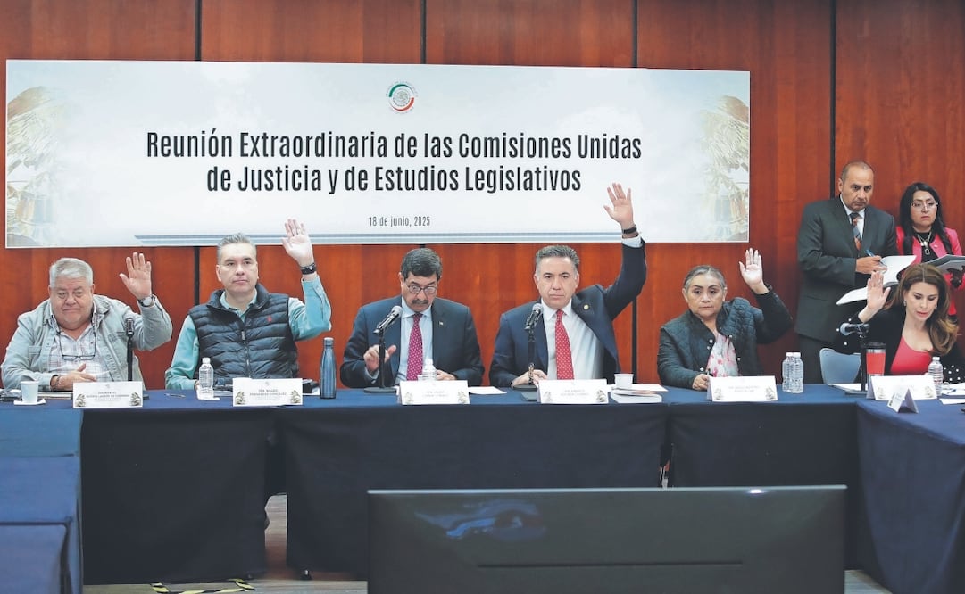 El dictamen se aprobó en las comisiones unidas de Justicia y de Estudios Legislativos. Foto Especial