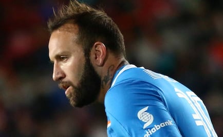 Vuoso inicia el año con riña en un antro