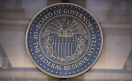 Fed sube las tasas de interés por primera vez desde 2023; quedan entre el 3.75% y 4%