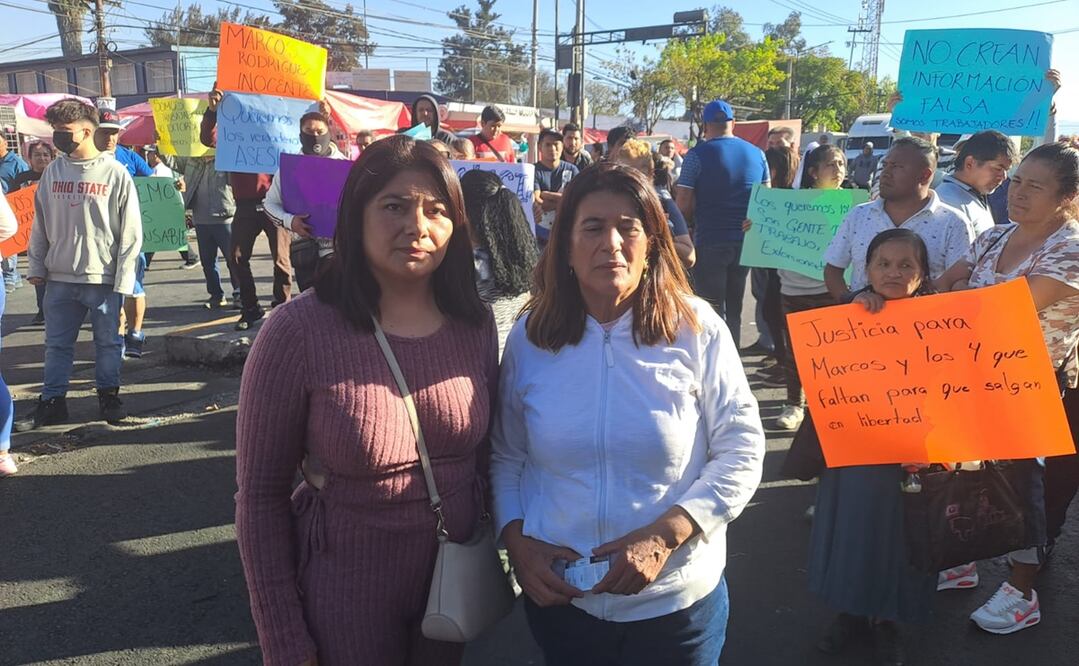 Tianguistas exigen la liberación de 4 de sus compañeros sobre Rojo Gómez. FOTO: Juan Carlos Williams