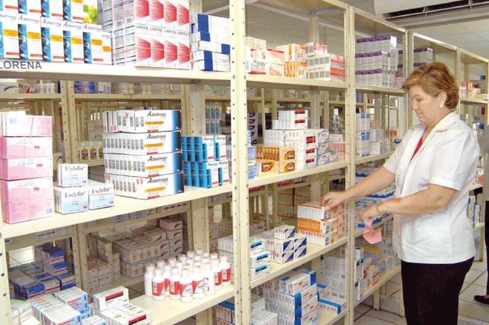De acuerdo con Hacienda, para el próximo año se dejarán de captar 17 mil 311 millones de pesos por mantener la tasa cero en medicinas (ARCHIVO EL UNIVERSAL)