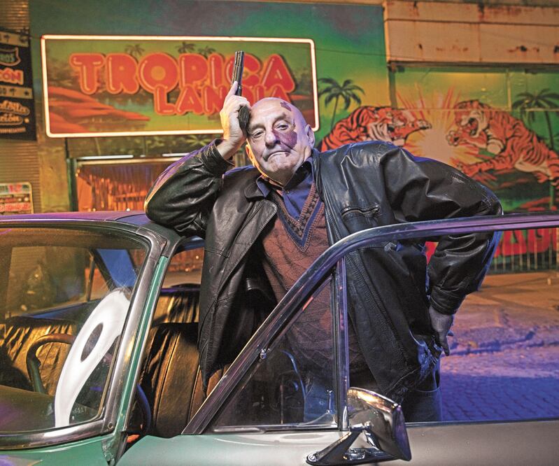 Entre hombres , serie argentina que está ambientada en los 90. HBO