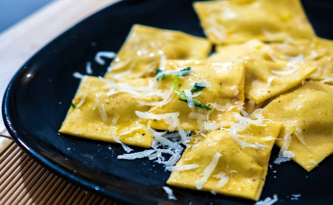 Te decimos qué quesos usar para preparar pasta. Foto: Unsplash.