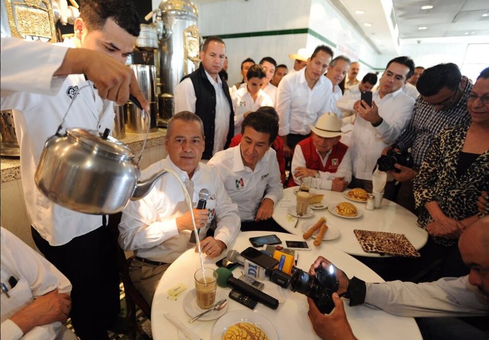 Imagen tomada del Twitter de Manlio Fabio Beltrones