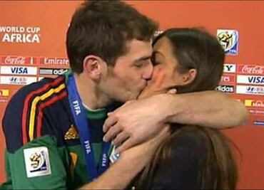 Día Internacional del Beso… y gol