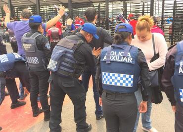 Arrestan a 17 durante partido Cruz Azul-Monterrey