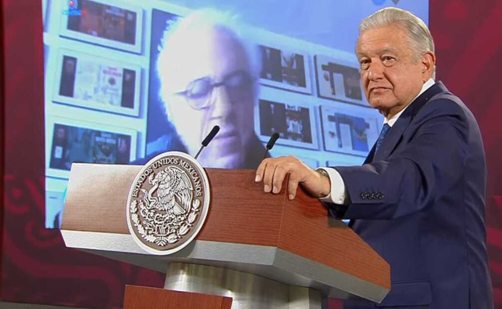 AMLO recordó cuando el escritor Francisco Martín Moreno aseguró que si se pudiera regresar a la época de la inquisición, quemaría vivos a cada uno de los morenistas en el Zócalo capitalino”. Foto: captura de pantalla