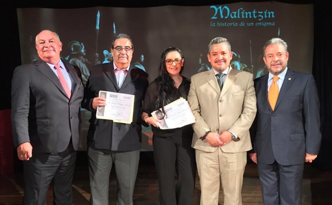 En la presentación, Armando Carrillo, Ernesto Velázquez, Margarita Flores, Gilberto Ortiz y Enrique Bustamante. Foto: Especial