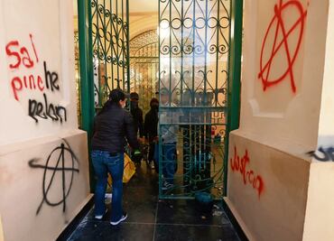 Estudiantes de UAEMéx toman la Rectoría