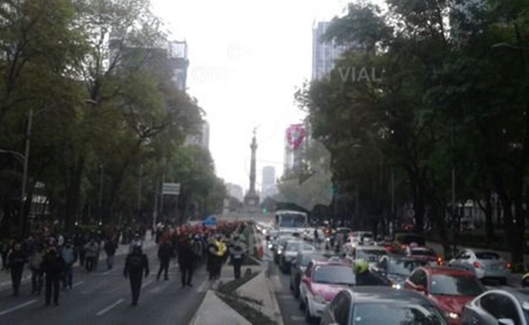Marcha de campesinos afecta circulación en Reforma