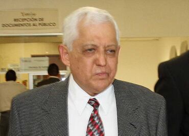 Familia espera paciente la extubación de Eduardo Moreno Laparade