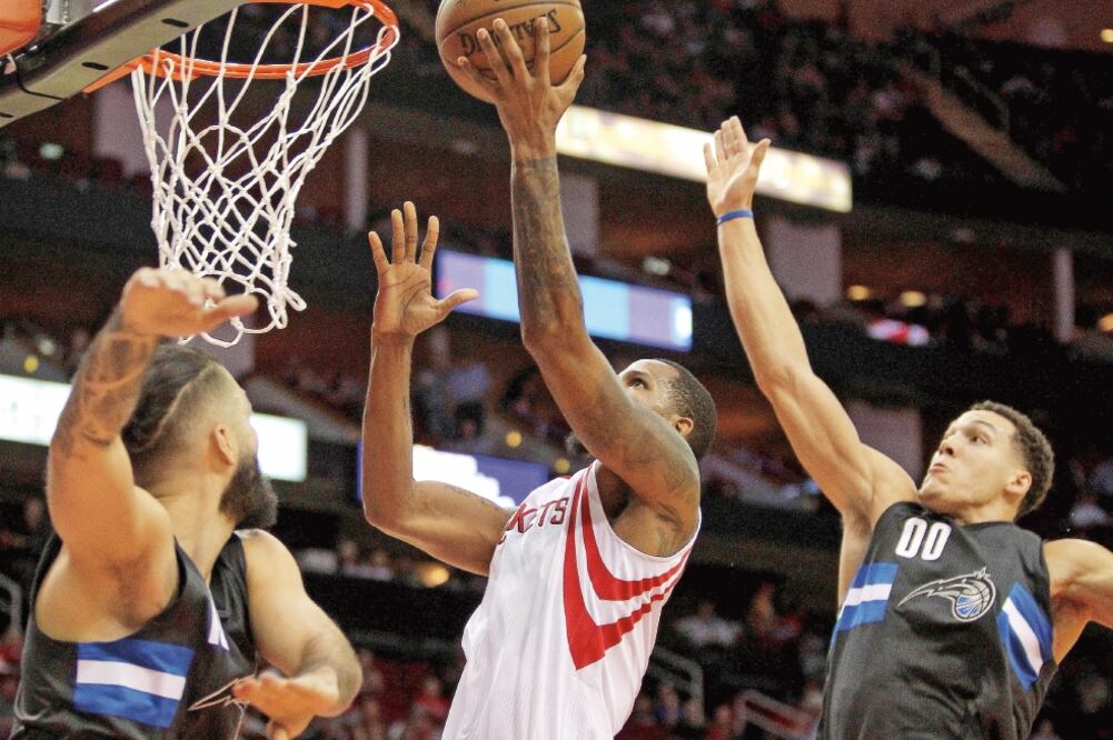 Trevor Ariza aportó 20 puntos en los 36 minutos que estuvo en la duela (ERIK WILLIAMS. USA TODAY SPORTS)