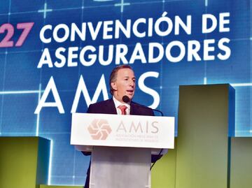 Urge Meade la ley contra "chupaductos"