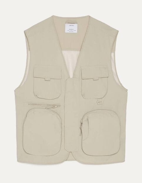 Comparan chaleco de Bershka con uniforme del INEGI