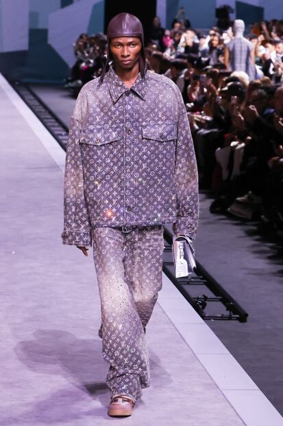 Rosalía se convierte en la sensación del desfile de Louis Vuitton 