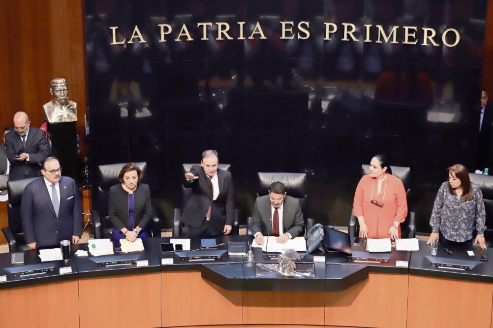 El secretario de Seguridad, Alfonso Durazo, afirmó ante el Senado que el gobierno vencerá la violencia y el florecimiento de una cultura de la muerte. Foto: BERENICE FREGOSO. EL UNIVERSAL