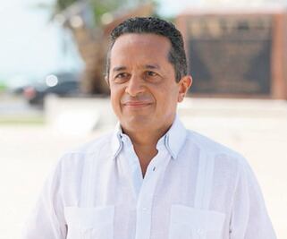Exhorta gobernador de Quintana Roo a quedarse en casa