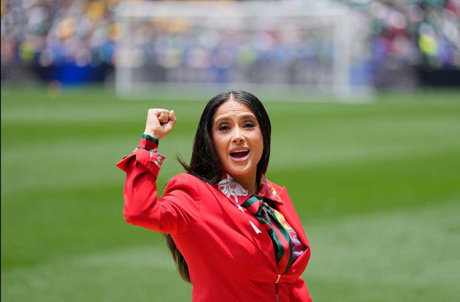 Salma Hayek, embajadora del Mundial 2026.
Foto: AP / Ricardo Mazalan