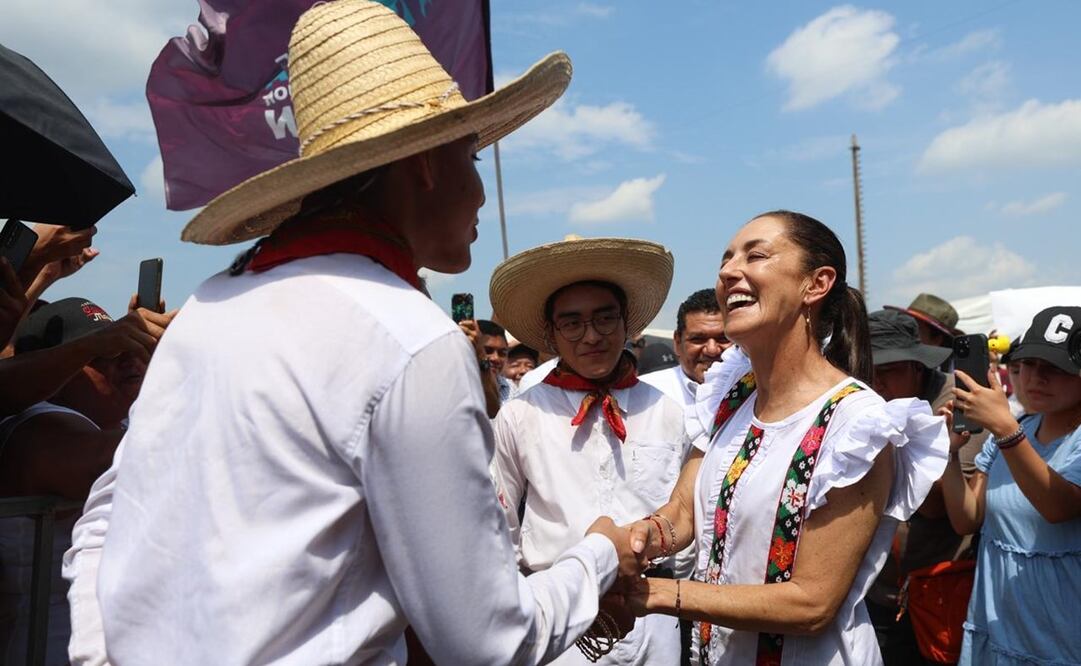 Claudia Sheinbaum expuso que en su gobierno se seguirán fortaleciendo los apoyos y las obras impulsadas en los primeros años de los 4T. Foto: Diego Simón. EL UNIVERSAL