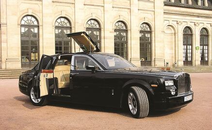 Captan a Luis Miguel manejando su Rolls Royce