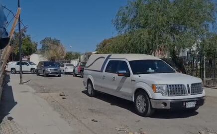 Entre aplausos y lágrimas, despiden a hermanitas asesinadas en Hermosillo, carrozas recorren por última vez su casa y su escuela