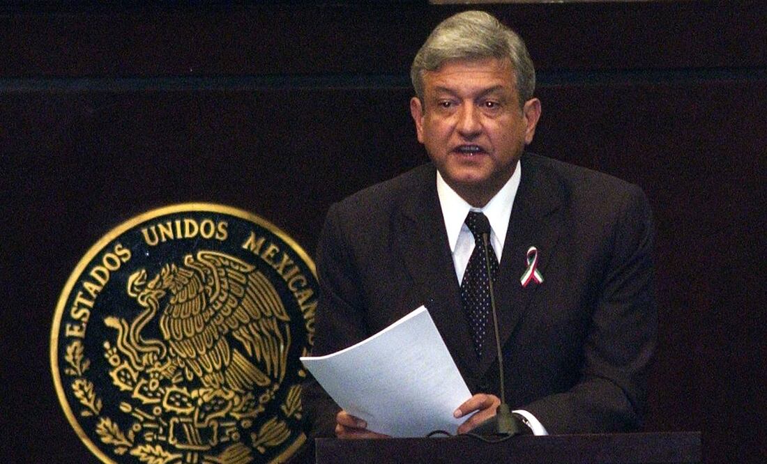 López Obrador, en la tribuna de la Cámara de Diputados en el 2005, cuando fue desaforado. Foto: Archivo EL UNIVERSAL
