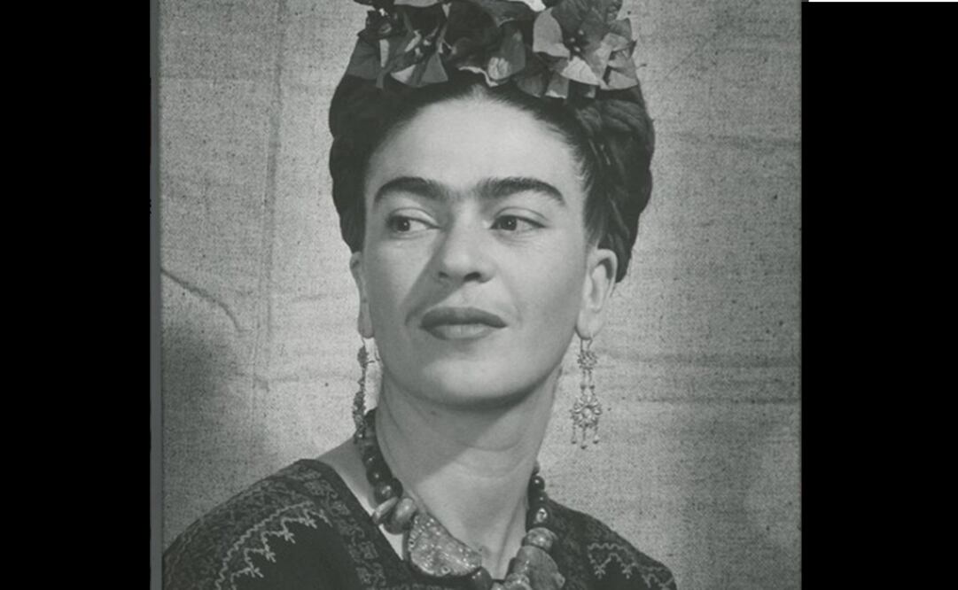 Entre los retratos que se encuentran en la muetsra "Complejo de artostas" está el que le realizaron a la artista Frida Kahlo. Foto: Instagram/staatlichemuseenzuberlin