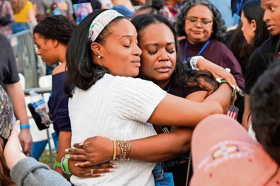 Partidarias de la vicepresidenta Kamala Harris, después de que pronunció un discurso en Washington. Foto: de AP