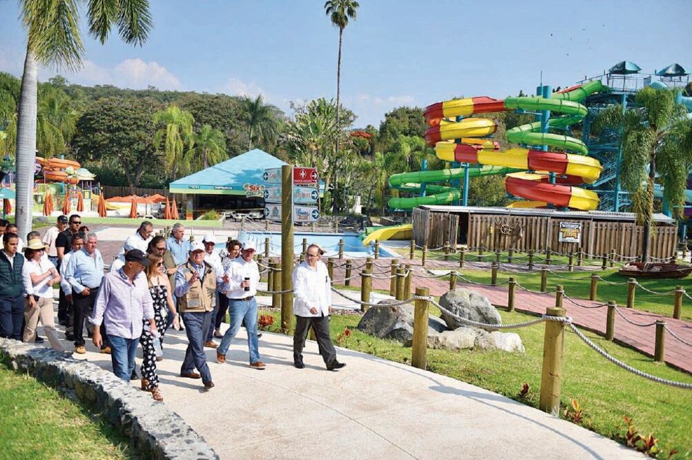 El complejo de juegos mecánicos, representa una inversión de 18 millones de dólares, según el director de IMSS, Mikel Arriola. (CORTESÍA)