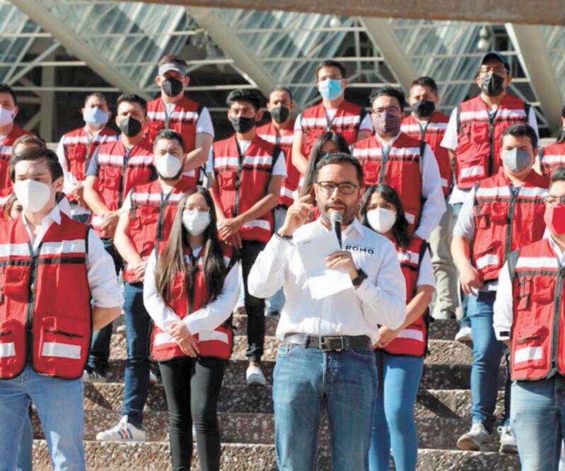 Desde las escalinatas del Auditorio Nacional, Víctor Hugo Romo dijo que los jóvenes priistas quieren sumarse en favor del bienestar de MH. Foto: ESPECIAL